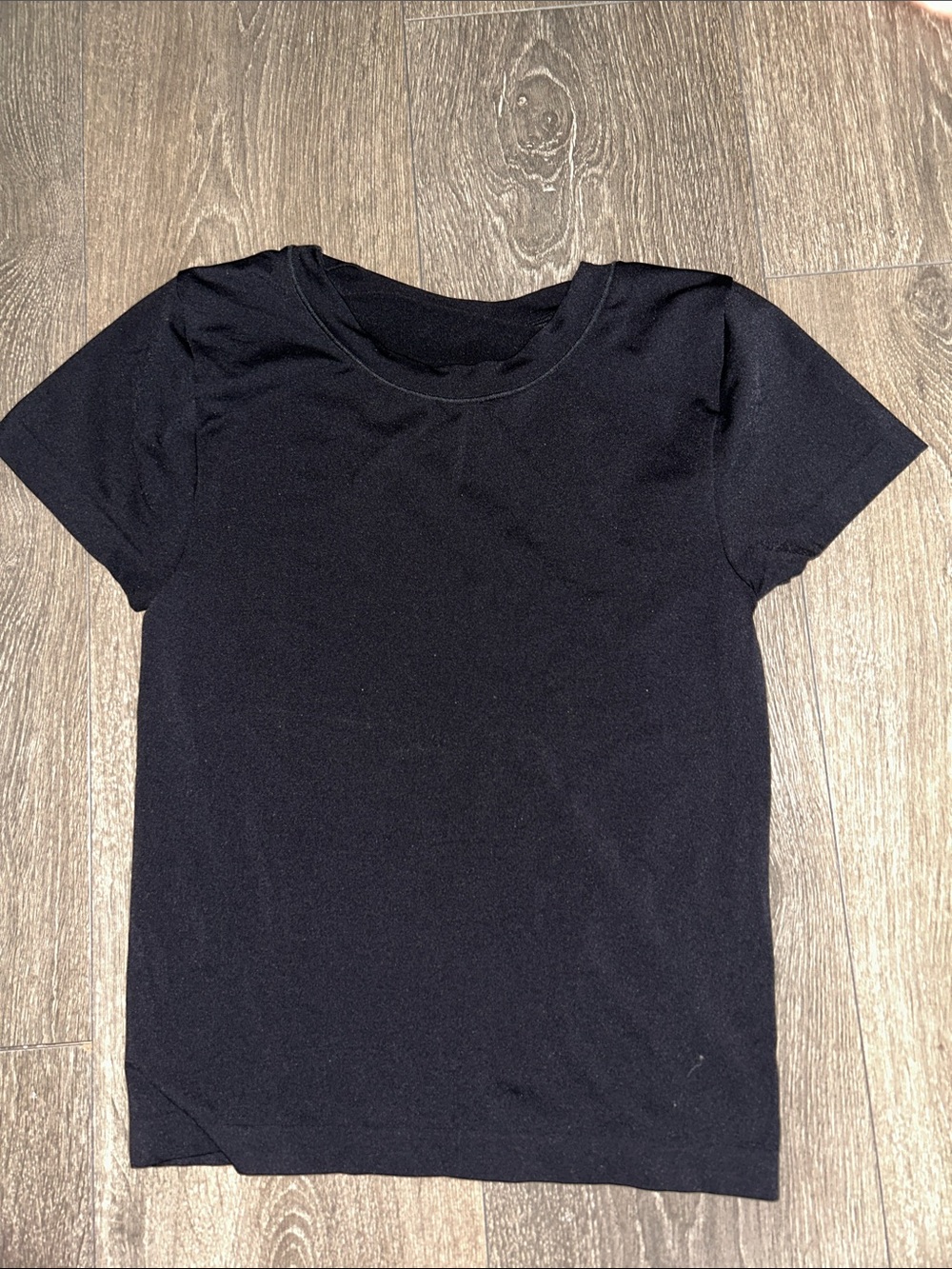 Seamless style Classic Black Short Sleeve Tee